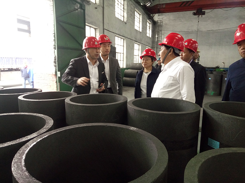 The company receives international customers to visit